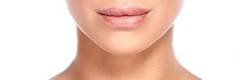 Hyaluronsäure kann Lippen Feuchtigkeit verleihen